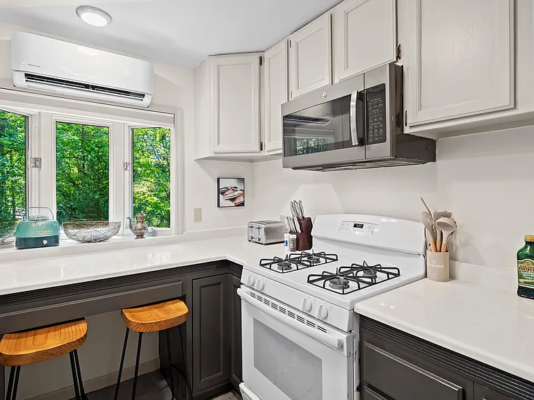 147 Laurel Ln — Photo 14