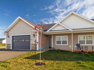 66 Mill Pond Ln, Cornwall, PE C0A1H4