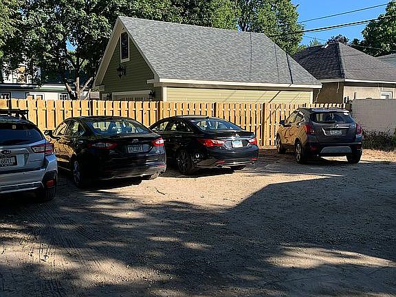 3rd image of 323 W Broadway St