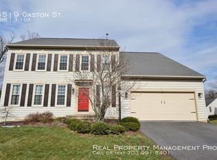 4519 Gaston St, Chantilly, VA 20151