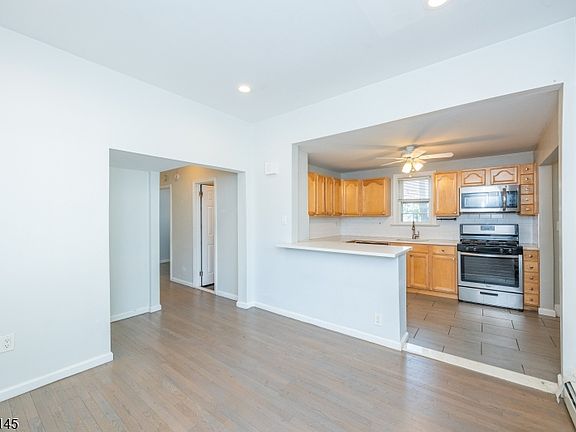 3rd image of 106 Broughton Ave #1