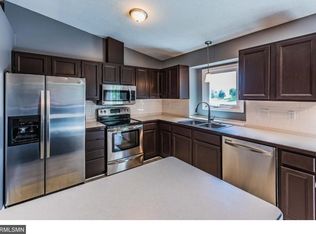 16227 Excelsior Cir, Rosemount, MN 55068
