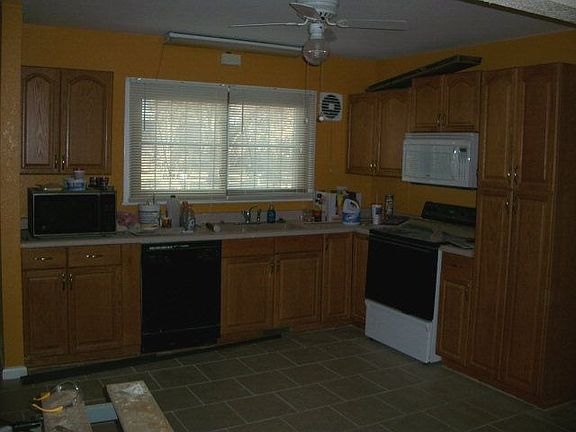 3rd image of 1031 Alexander Cir