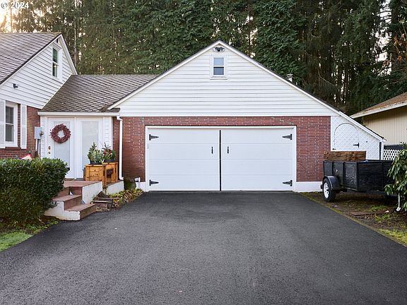 3rd image of 6109 NE 47th St