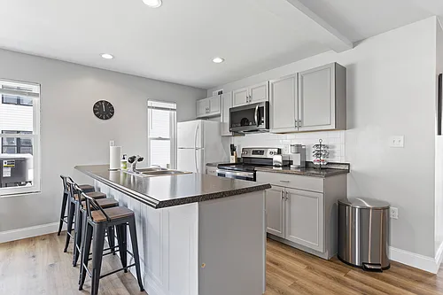 274 McCullough St Photo 1