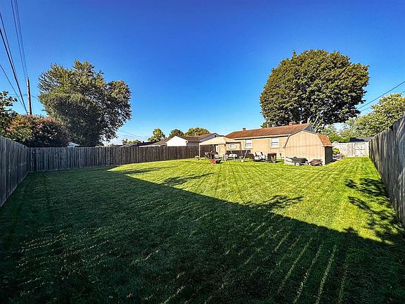 3rd image of 940 Piedmont Dr