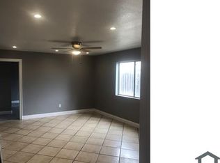 911 W 84th St, Los Angeles, CA 90044