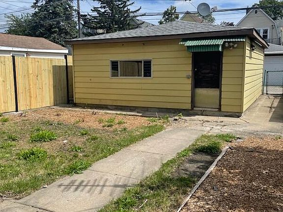 2nd image of 4135 N Monticello Ave