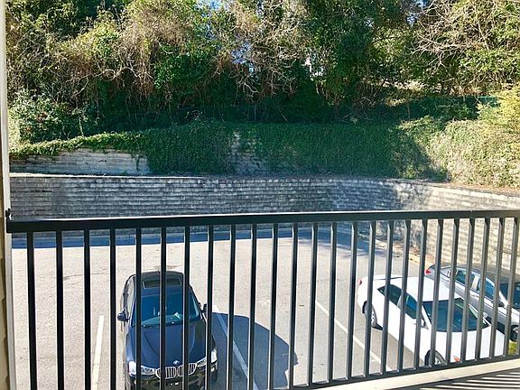 4th image of 206 Fountainhead Ln Unit 203