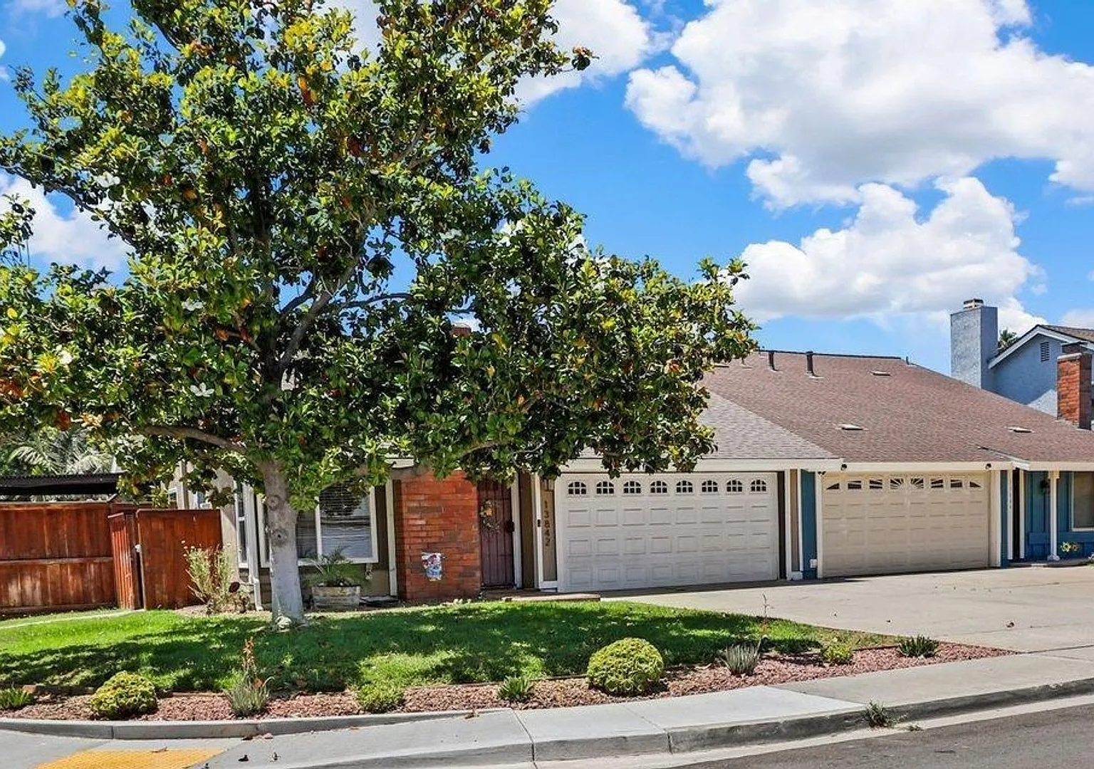 4 Bedroom Townhome in the Midland Grove Community of Poway — Photo 2