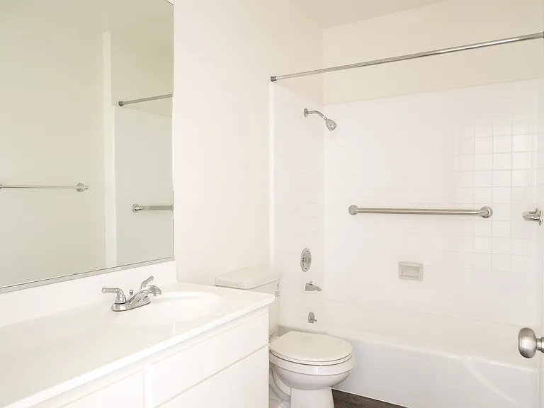 346 S Los Robles Ave #1 — Photo 11