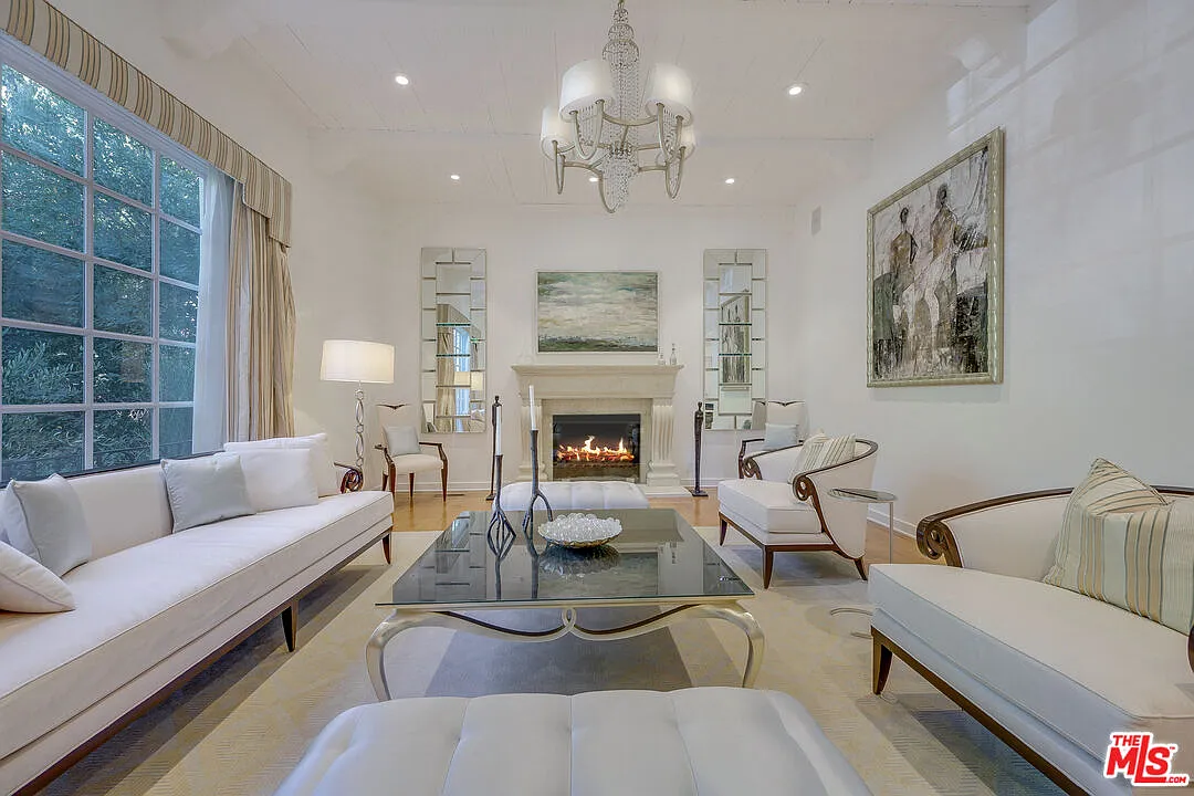 5 bed, 5.5 bath, 4505 sqft, $26,500 — Photo 2