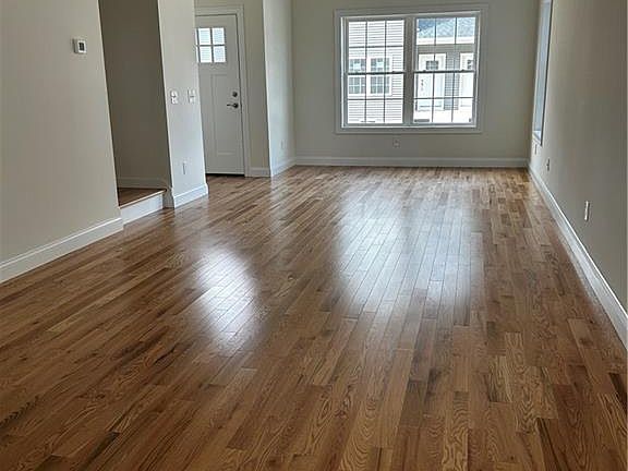 3rd image of 20 Kensington Way