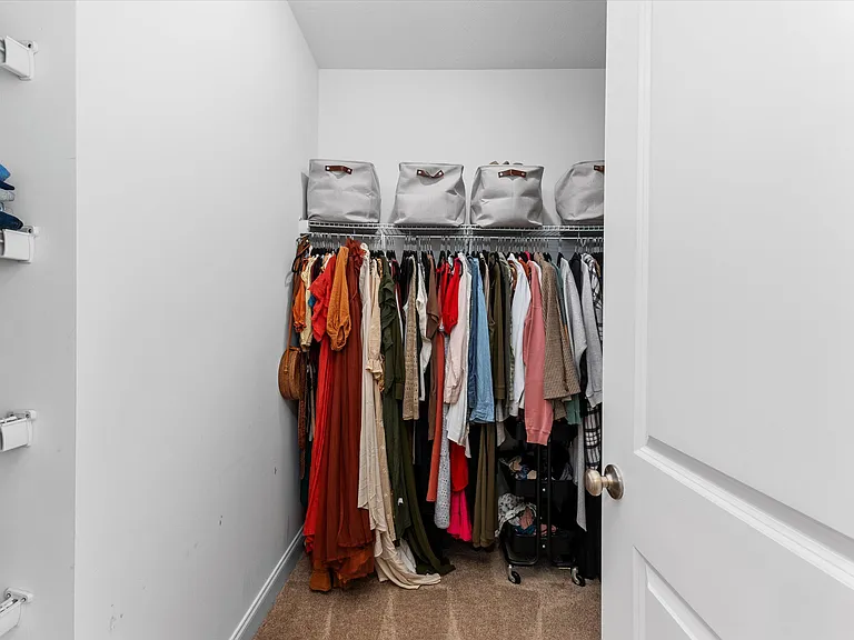 975 Newburn Dr — Photo 39