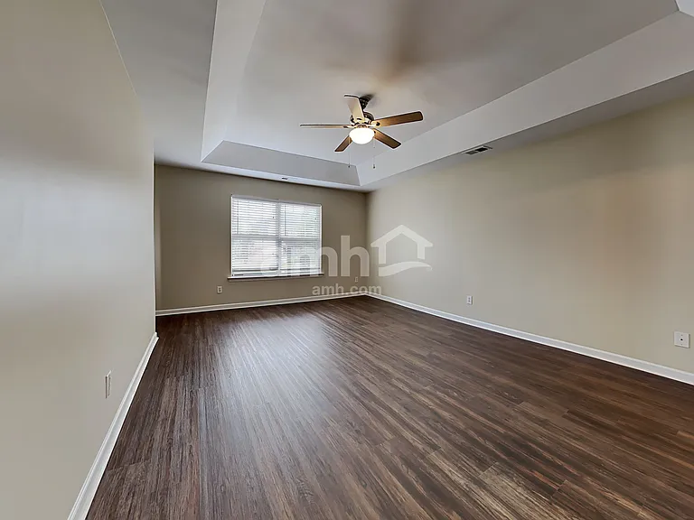 141 Sawhorse Dr — Photo 12