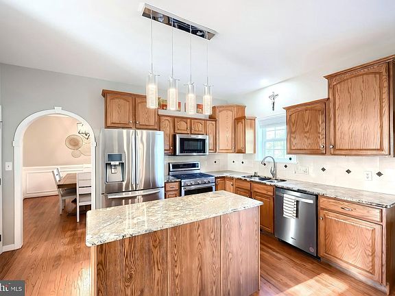 5th image of 330 Beck Rd