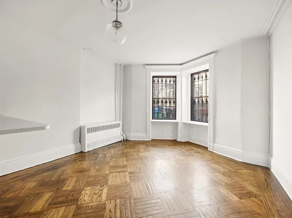 802 President Street image 1 of 6