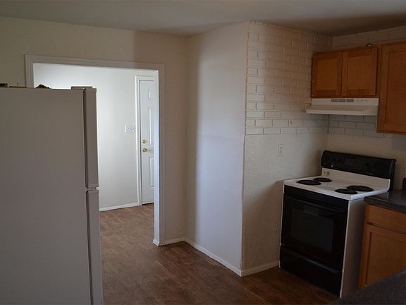 5th image of 252 Flora Dr