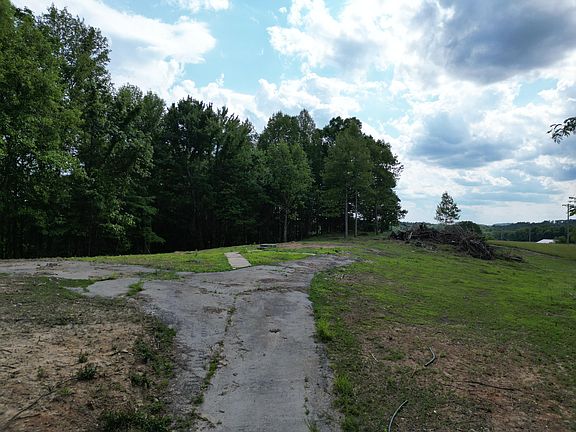 4th image of 1879 Eatontown Rd