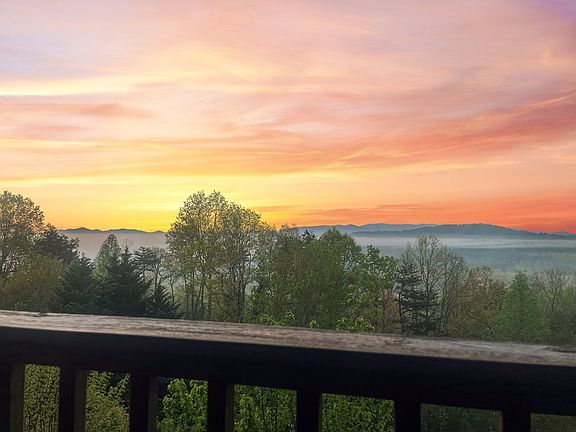 5th image of 48 Lookout Dr