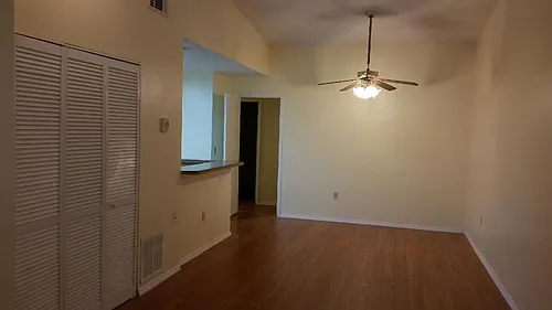1307 Azalea Way Photo 1