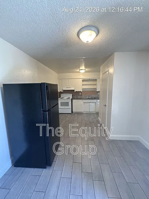 2 bed, 1.0 bath, $1,250 — Photo 3
