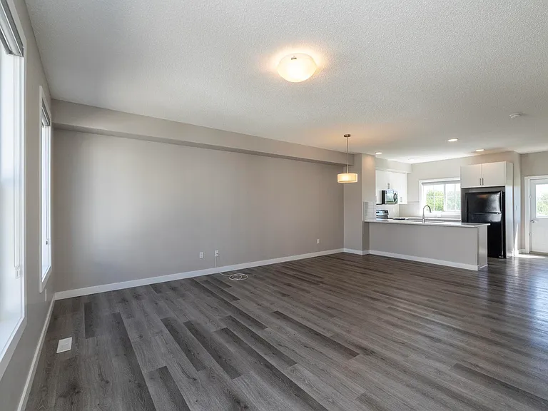 2610 Maple Way NW — Photo 7