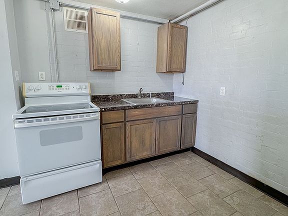 3rd image of 1216 N Gould St #1/2