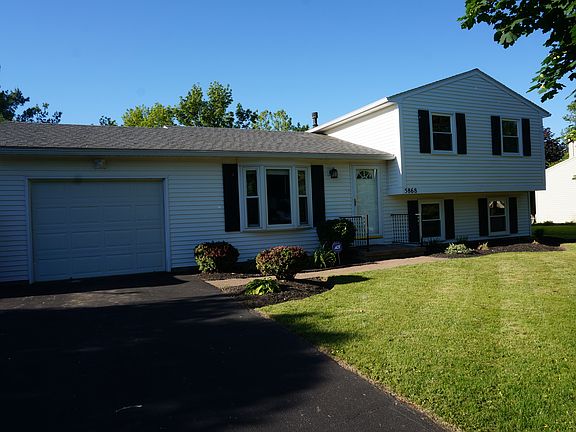 2nd image of 5868 Mountain Ash Dr