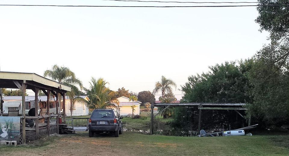 2nd image of 1076 Gulf St