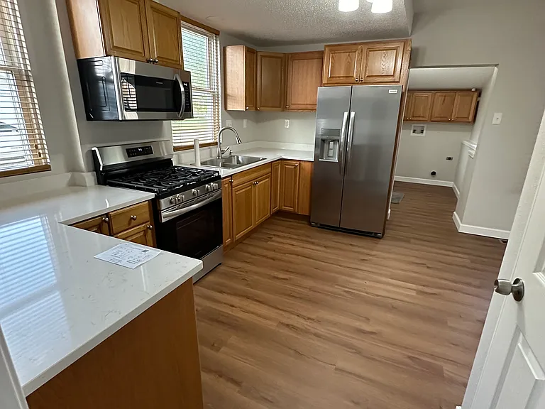 106 S Washington St — Photo 3
