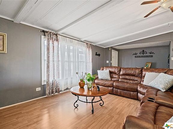 5th image of 72 Skyview Dr