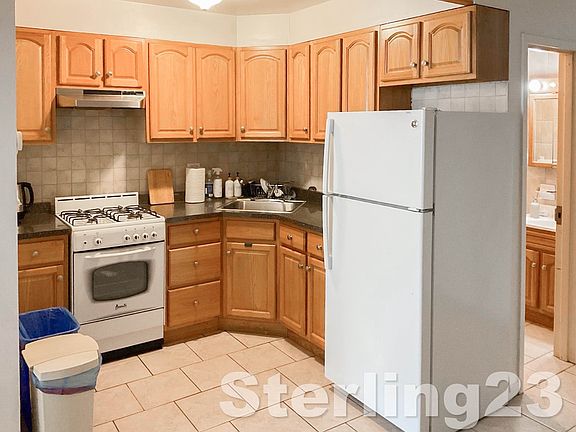 4th image of 30-92 14th St #3