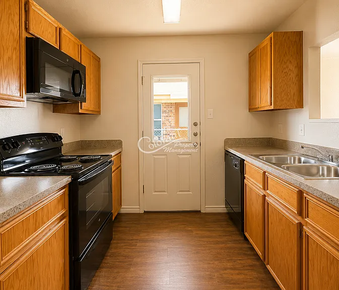1529 Justin Loop #B — Photo 5