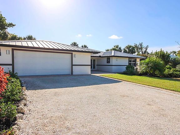 5th image of 1054 Blue Heron Dr