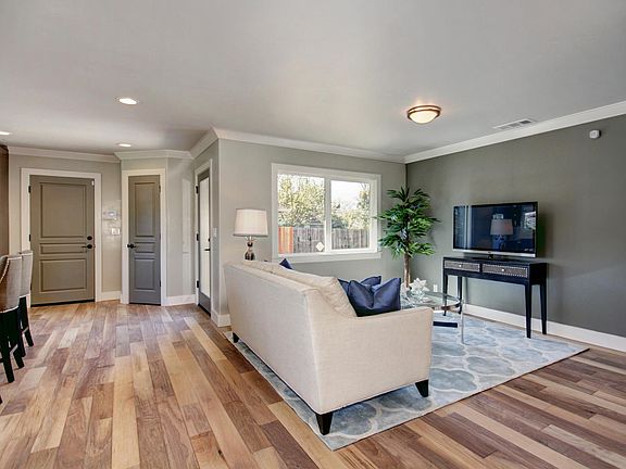 4th image of 5020 S Land Park Dr