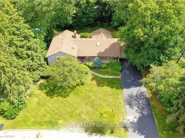 262 Cardinal Dr, Oakville, ON L6J 4P2