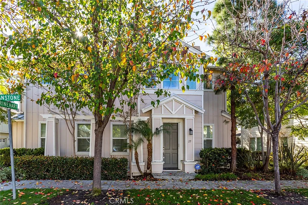 3 bed, 2.5 bath, 1942 sqft, $4,775 — Photo 1