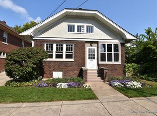 615 Garfield Ave, Aurora, IL 60506