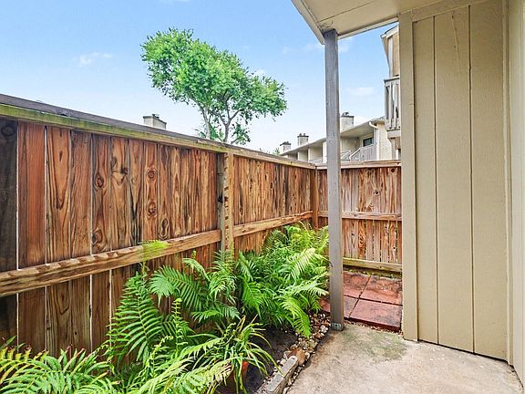 2nd image of 1900 Bay Area Blvd #123