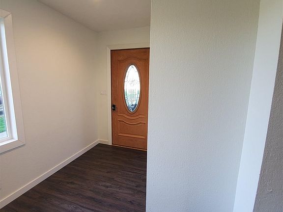 5th image of 104 W Herman St