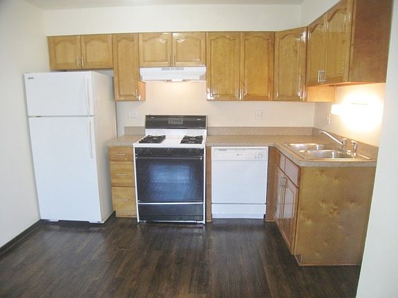 2nd image of 14043 Kilpatrick Ave APT 3N