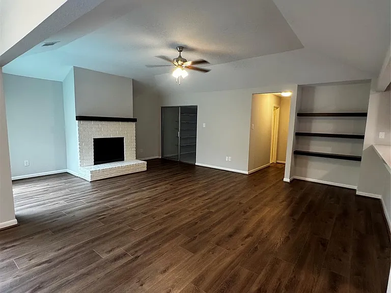 8807 Belle Glen Dr — Photo 3