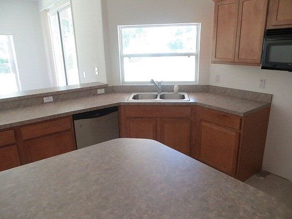 5th image of 94 Evans Dr