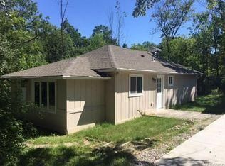 3925 Mornhill Ave, West Bloomfield, MI 48324