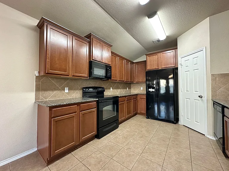 6806 Modesto Rd — Photo 10