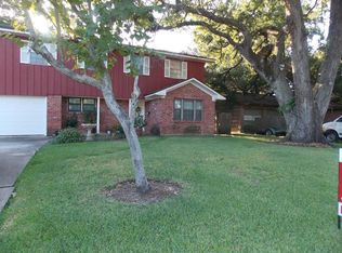 407 Sycamore St, Lake Jackson, TX 77566