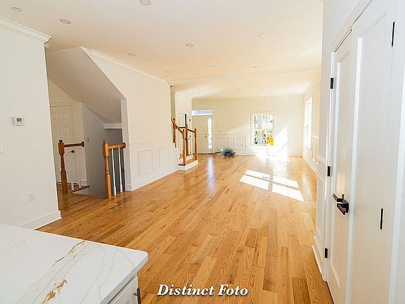 4th image of 4302 Knowles Ave