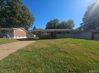 7016 Marlac Dr, Hazelwood, MO 63042
