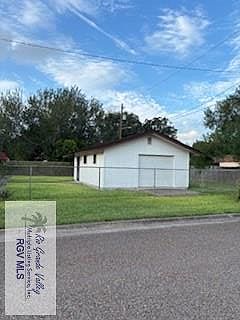 4th image of 204 Johns Ave
